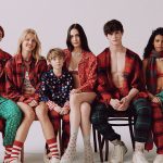 Бренд United Colors Of Benetton выпустил праздничную линию одежды к Новому году.