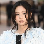 Дженни из Blackpink в образах от Дома моды YANINA Couture на дебютном сольном альбоме.