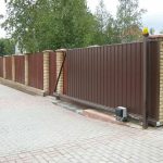 Откатные ворота: комфорт, безопасность и актуальный дизайн.