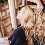 Стилист Тоторина: как сохранить причёску жарким летом