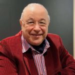 Евгений Петросян лишил права проживания дочь в квартире через судебные инстанции.