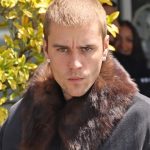 Джастин Бибер возложил ответственность на прошлую команду по поводу своей зависимости.