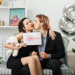 Меган Маркл подверглась критике после празднования дня рождения.