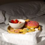Какие продукты лучше исключить из вечернего рациона, чтобы избежать отеков?