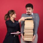 По информации источников, роман с молодой женщиной может привести Лепса к финансовым трудностям.