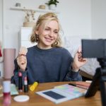 Обзор YouTube-каналов с профессиональными бьюти-обзорами.