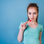 Жевательная резинка без сахара: вред или польза для снижения веса