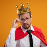 Карл III поступил иначе, чем королева Елизавета II, отказавшись от её традиции.