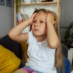 Как чрезмерная опека вредит детям