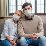 В США число жертв COVID-19 превысило показатели гриппа в 38 раз. Какова ситуация в России?