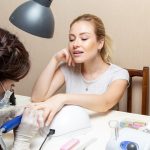 Признаки непрофессионального маникюра: как понять, что стоит сменить мастера