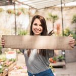 Соседка на даче нашла необычное применение картонным коробкам, и я последовала ее примеру.