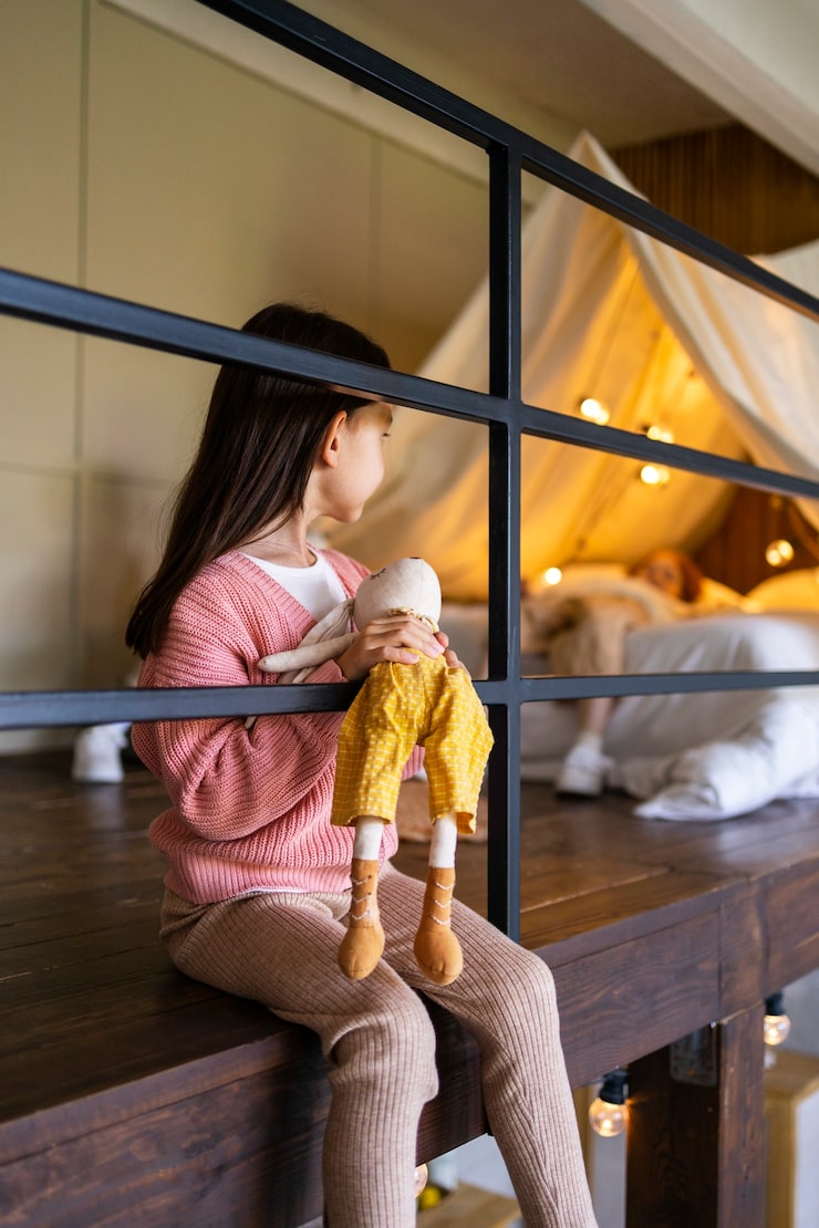 Сватья не отходит от квартиры, где живет с сыном, женой и внуком