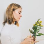 Как вернуть прическе объем после ношения шапки: 8 простых советов