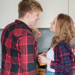 Как фразы вроде «мужчина должен» вредят отношениям