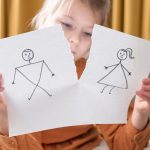 Как развод влияет на детей: типичные ошибки родителей и как их избежать.