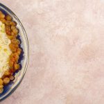 Гастроэнтеролог Кашух поделилась простым рецептом плова с бурым рисом