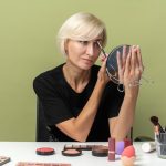 Как дамам старше шестидесяти лет избежать распространенных ошибок в макияже глаз