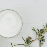 Как бороться с сухостью кожи весной: лучшие средства для тела