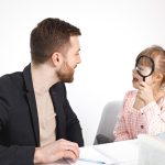 Отец на двух фронтах: работа и забота о дочери