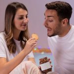 Как выбрать аромат для романтического вечера