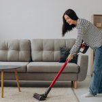 Как поддерживать чистоту в коттедже: советы для больших домов.