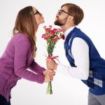 Почему американские мужчины нечасто дарят цветы девушкам