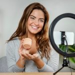 Хейли Бибер представила свою коллекцию косметики