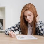 Почему родители делают домашние задания за своих детей?