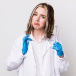 Зубы крошатся? Стоматолог Тышкевич объясняет причины