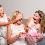 Семья потратила свыше 2 миллионов рублей на празднование 18-летия дочери.