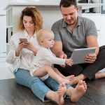 Как помочь ребёнку оторваться от гаджетов: советы для родителей