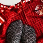 Как выбрать красное пальто: фасоны и аксессуары