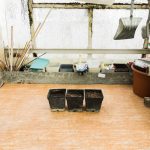 Неожиданное применение: что можно сделать со старым советским ковром на участке