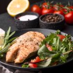 Семга, запеченная на углях: сочное угощение тает во рту