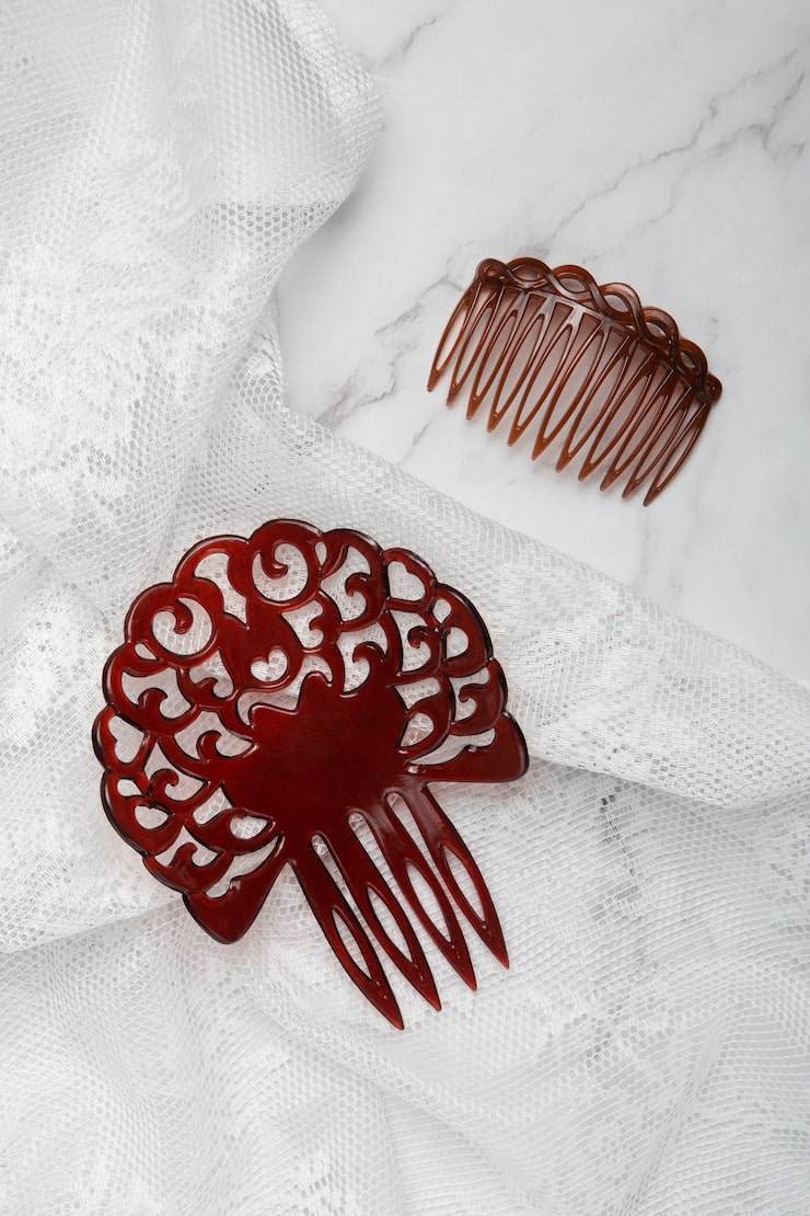 Актуальные заколки для волос