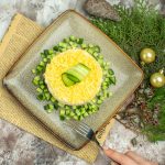 Приготовьте салат с курицей вместо крабового