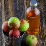 Как заготовить моченые яблоки на зиму: простой способ в ведре