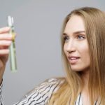 Оттенок волос, визуально омолаживающий