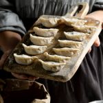 Секреты идеальных пельменей: оригинальные техники лепки
