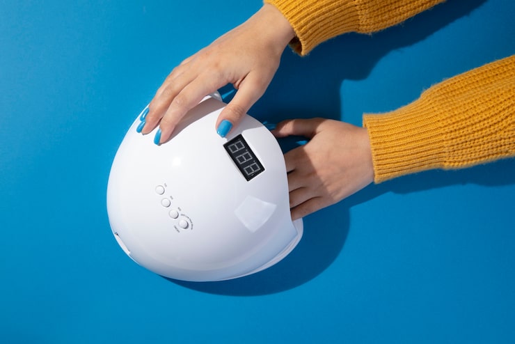 Как продлить стойкость гель-лака: что происходит, если его носить слишком долго