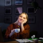 Как подготовиться ко сну, чтобы проснуться с хорошим настроением: советы психолога