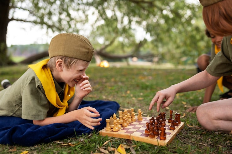 В Конькове на окраине Битцевского леса оборудуют зоны для настольного тенниса и шахмат.