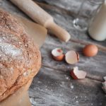 Чесночный хлеб из булочек: простой рецепт за несколько минут