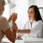 Влияние стресса на ногти: советы эксперта по восстановлению