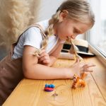 Чем занять ребенка: лучшие идеи для развития