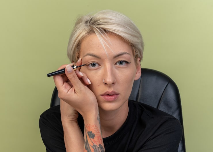 Как не испортить брови: распространенные ошибки при татуаже