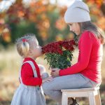 Невеста возмущена финансовой помощью родителям, которые принимают ее деньги, несмотря на собственную нужду.