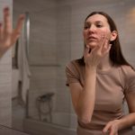 Ошибки в уходе за кожей лица, мешающие сохранению молодости