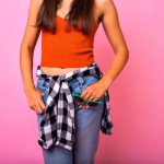 Как визуально уменьшить объем бедер с помощью одежды